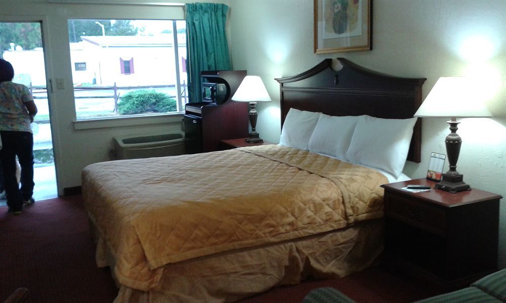 Key West Inn - Newport News Luaran gambar