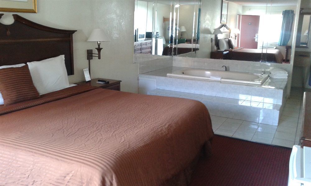 Key West Inn - Newport News Luaran gambar